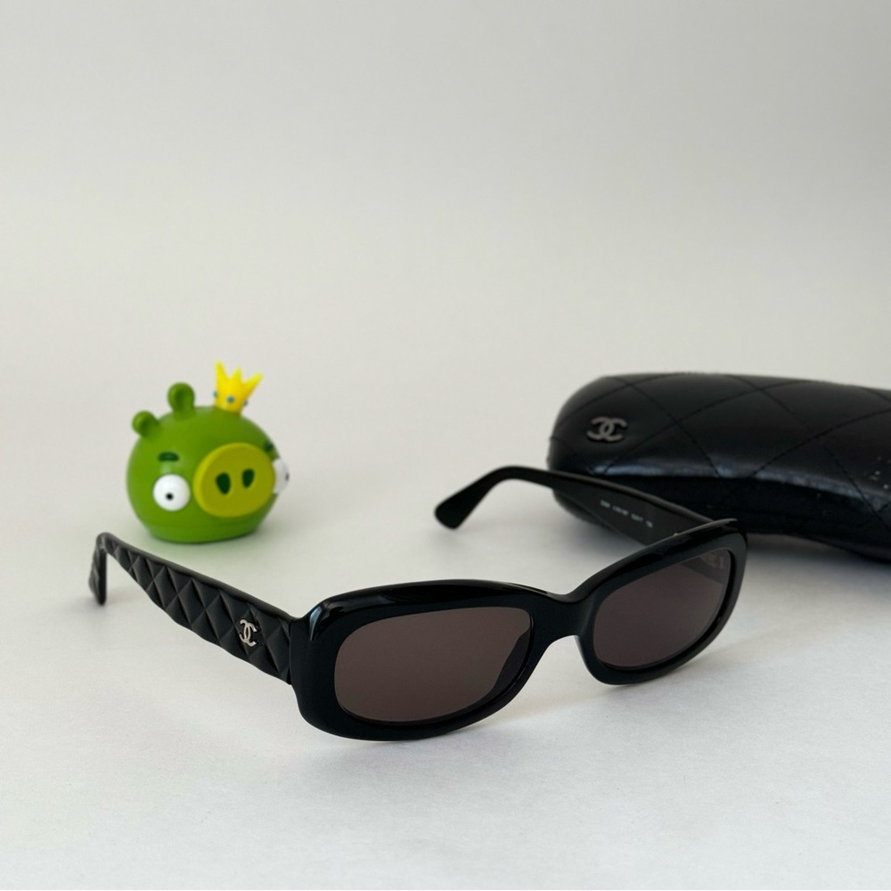 VINTAGE CHANEL SUNGLASSES - Picture 3 of 6